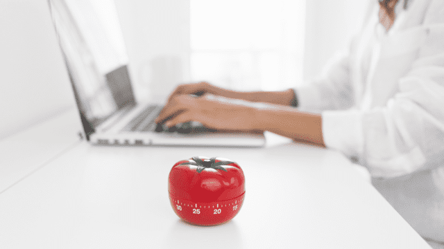la technique pomodoro pour gerer son temps , organisation , conseils , chloe wkr