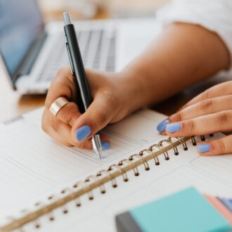 7 clés spirituelles pour gérer sa routine mensuelle